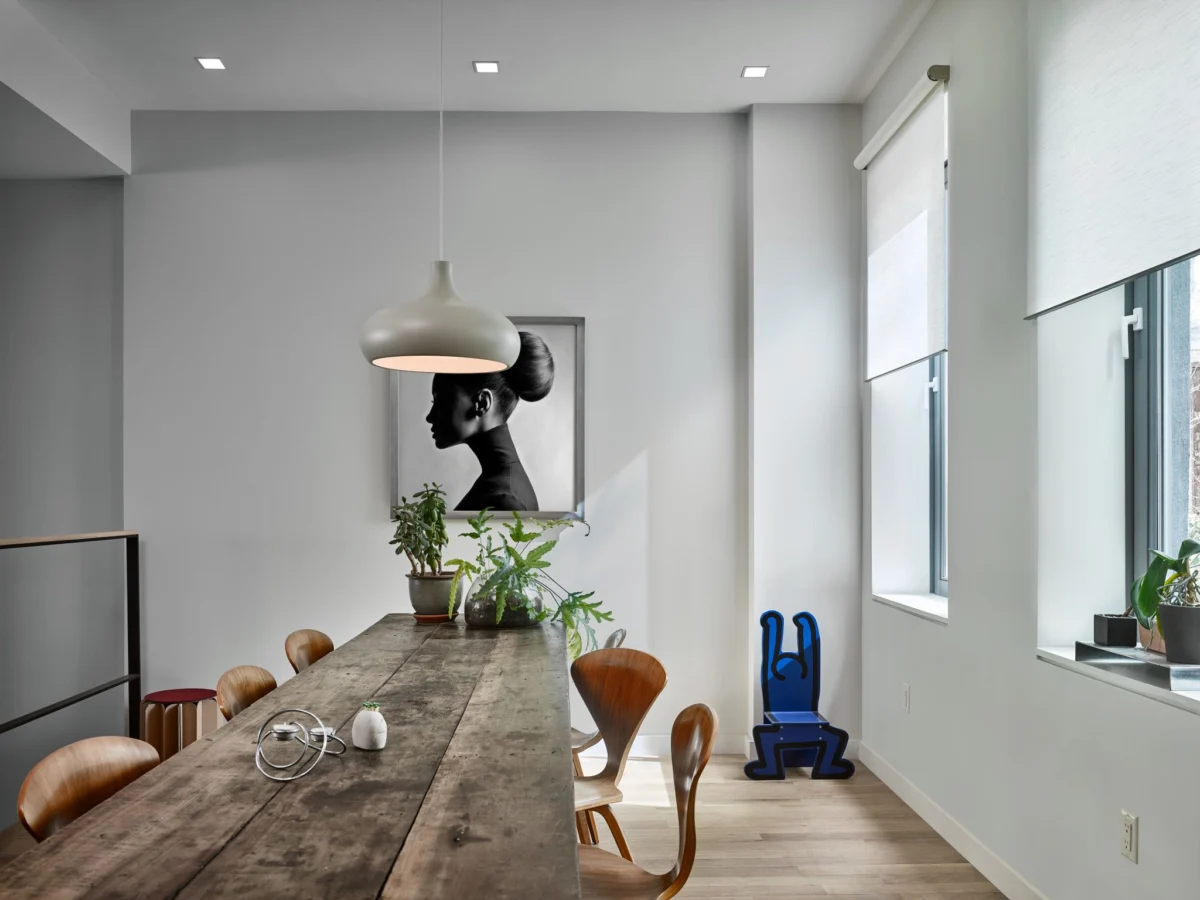DinRm_NY-Loft_Angle_Shades-Preset_with-Blue-Chair